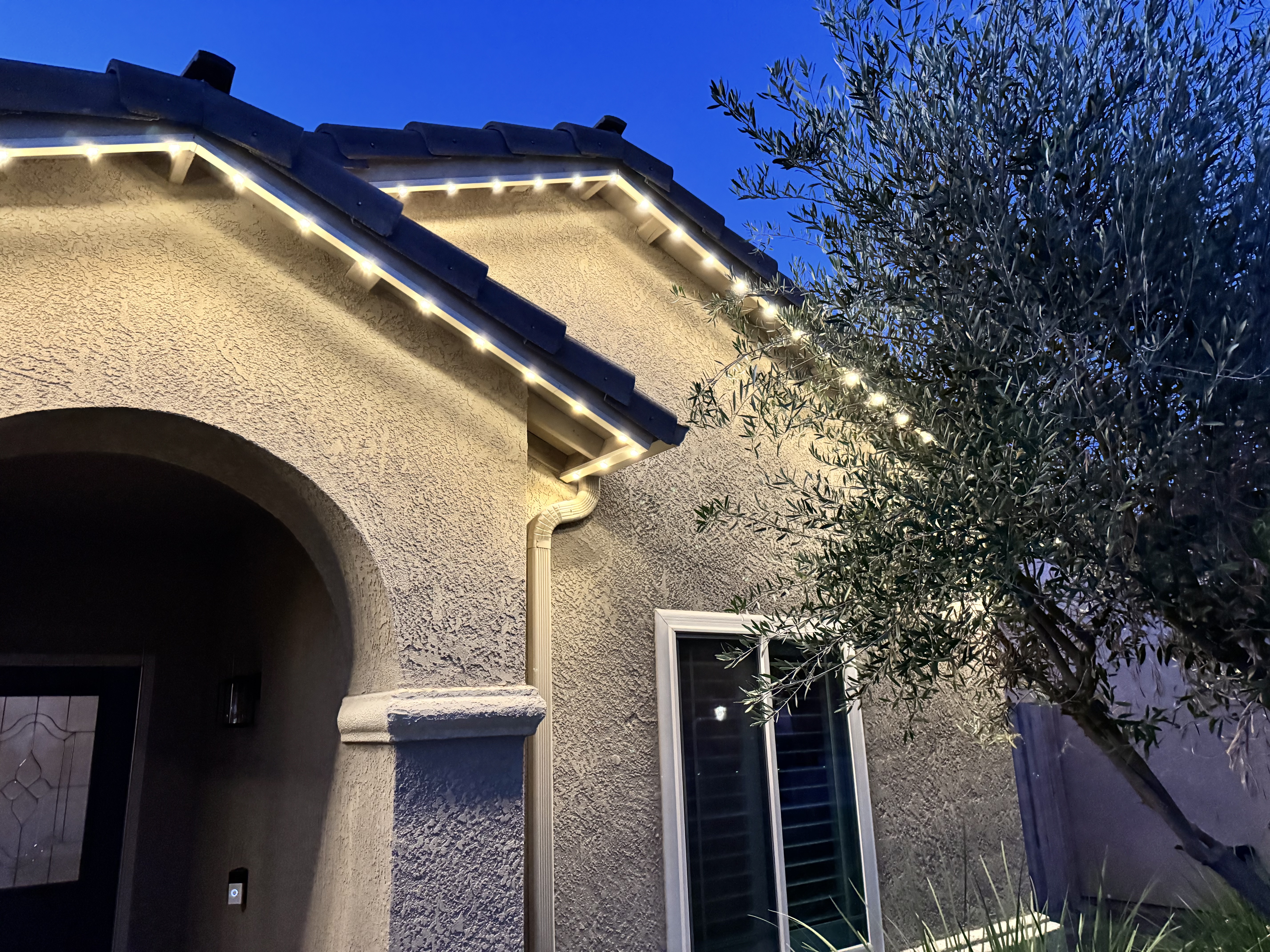 EverLume roofline detail